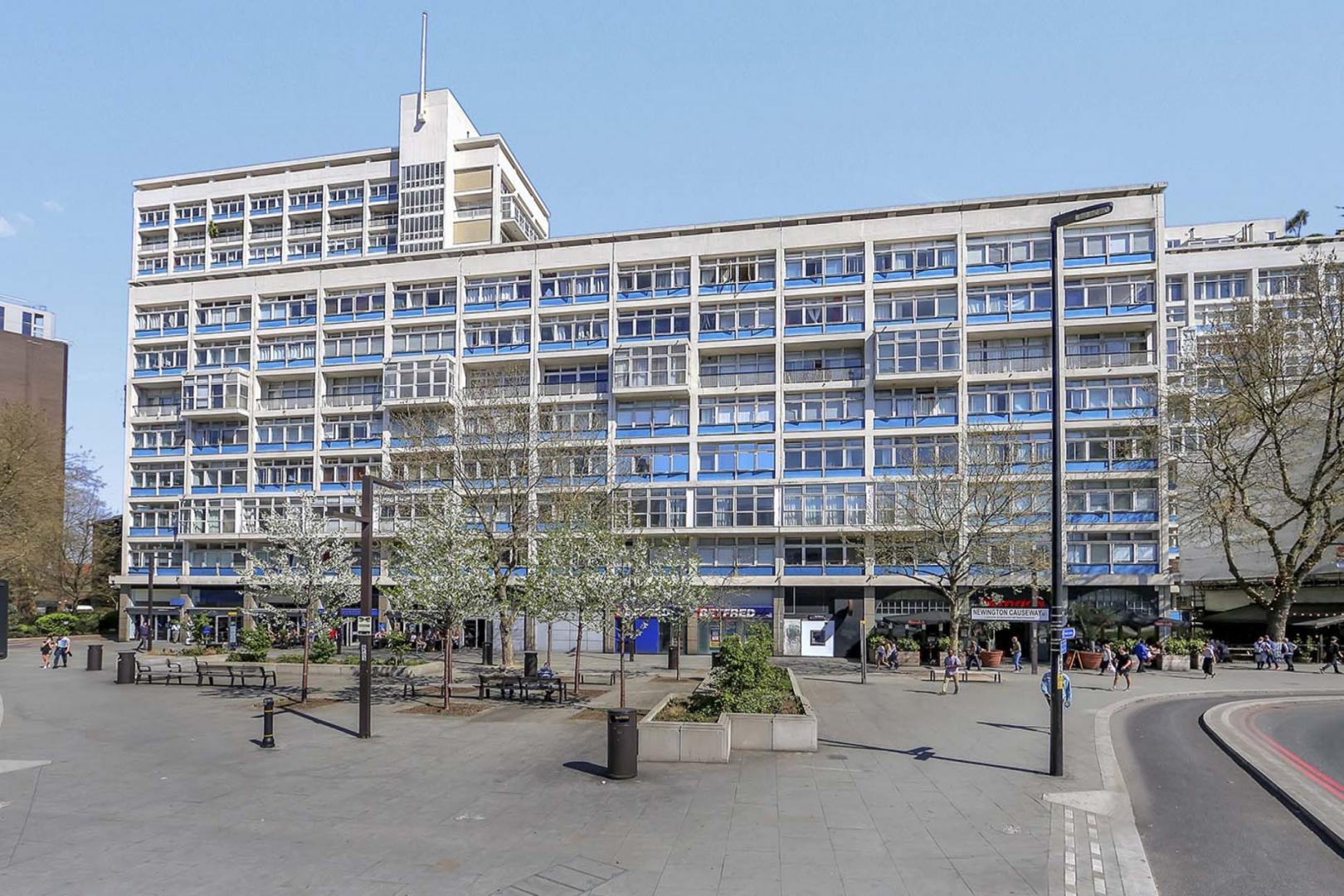 Includes concierge, pool, gym & water rates  Metro Central Heights, Newington Causeway, Elephant & Castle